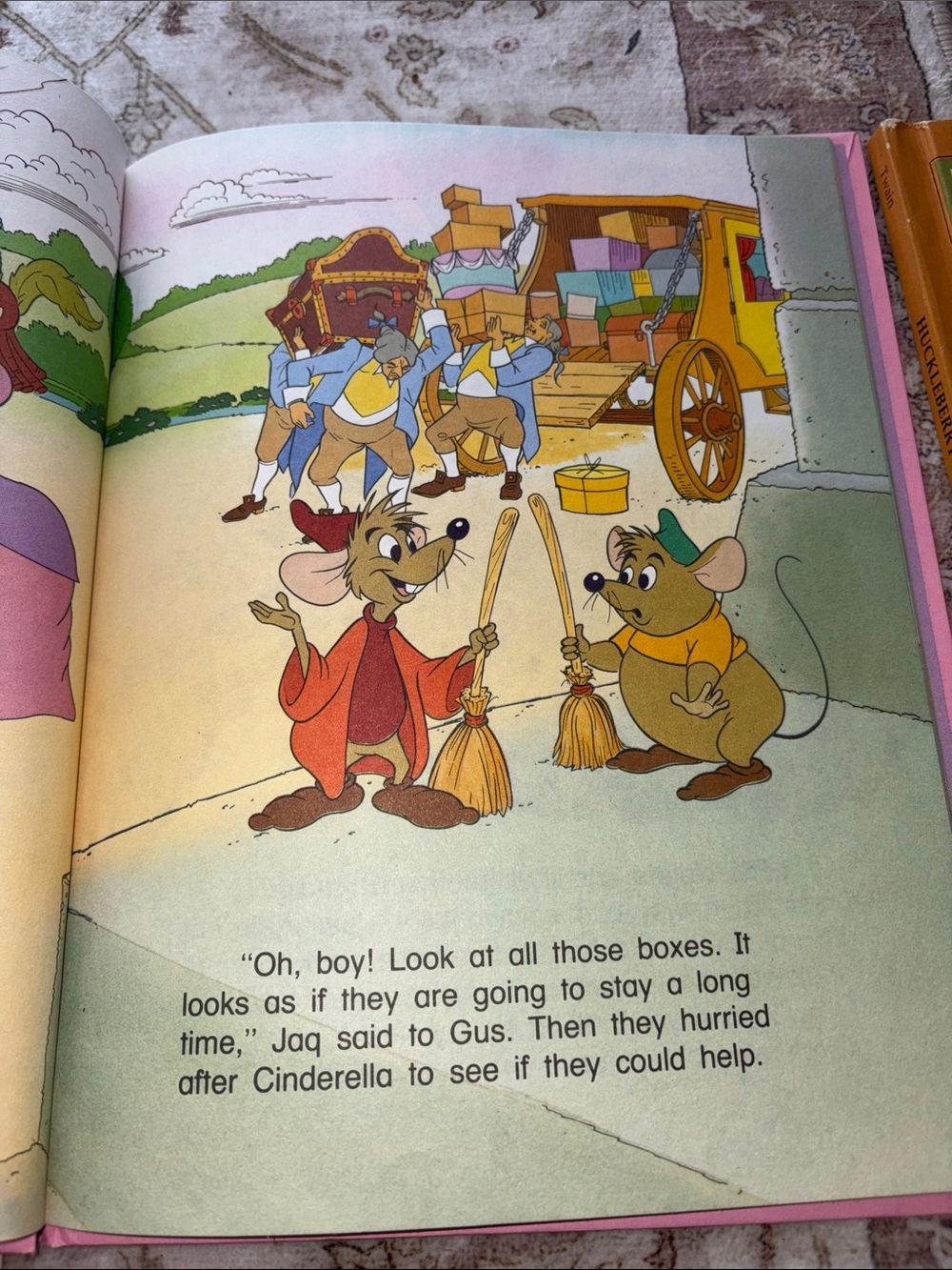 Bundle of 7 Children’s Books - Including Breyer Stablemates & More - Picture 5 of 8